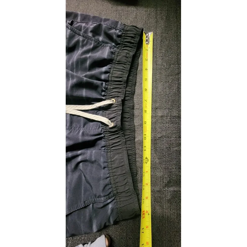 Men's Lined VUORI Striped Performance Active KORE Shorts‎ Medium Drawstring EUC